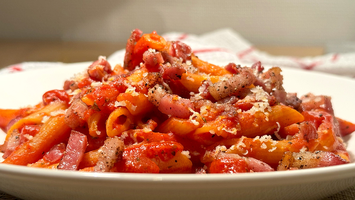 Bacon Tomato Pasta | A Cook's Quest